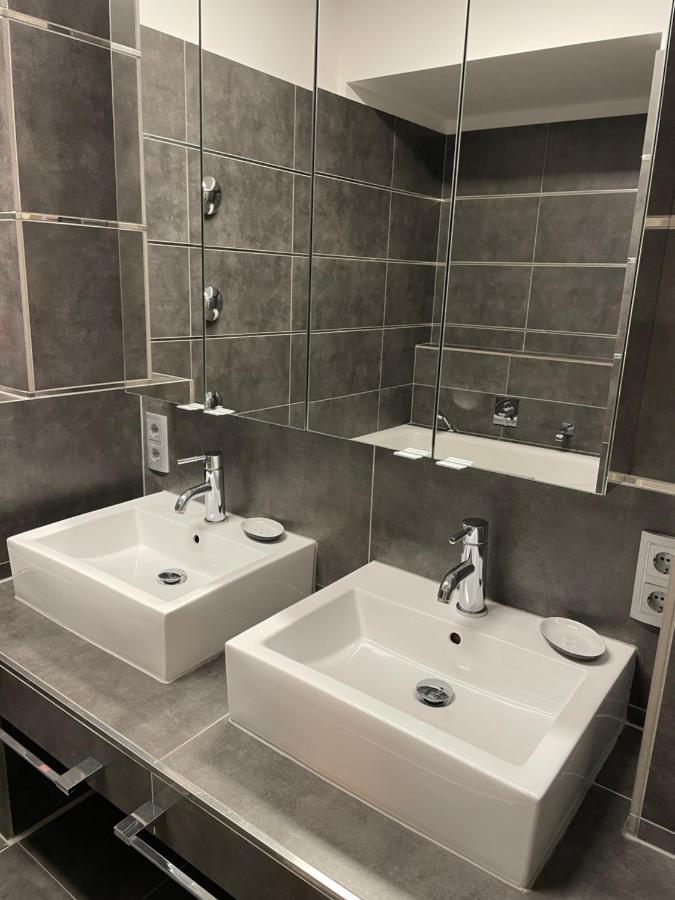Truretreats Design Loft Fuer 8 Personen I Riesige Kueche I Echarger I 65Z Smarttv I 150Qm Daire Hamburg Dış mekan fotoğraf